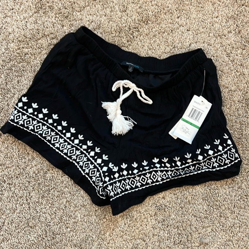 Takara girl shorts nwt